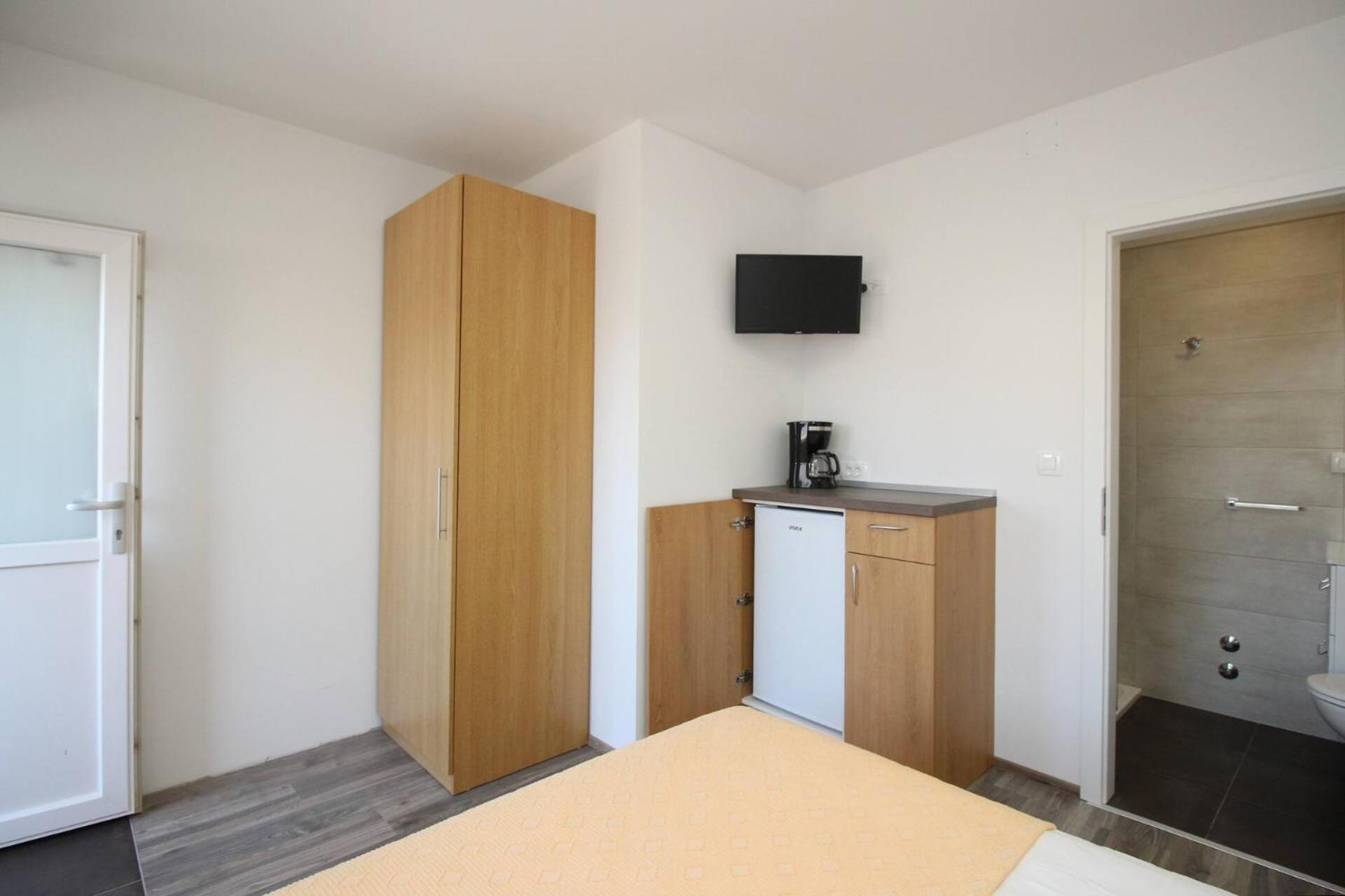 Apartments & Rooms Dekanic บัชกา ภายนอก รูปภาพ
